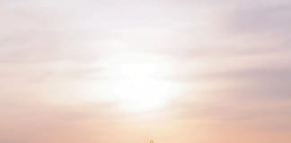 13 kiểu tạo dáng chụp ảnh so deep ở biển cho nàng mê “sống ảo” – Phần 2 Cách chụp ảnh so deep ở biển