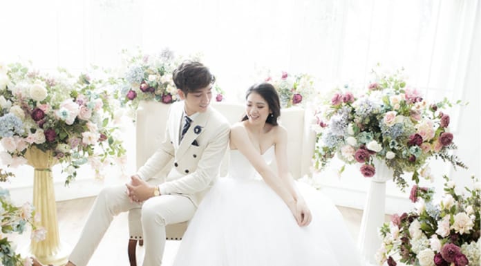 Hướng dẫn 8 cách tạo dáng chụp ảnh cưới trong phòng đẹp nhất mùa cưới 2019 Cách tạo dáng chụp ảnh cưới trong phòng