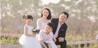 Chụp ảnh gia đình 4 người thì tạo dáng như thế nào cho đẹp chụp ảnh gia đình 4 người đẹp