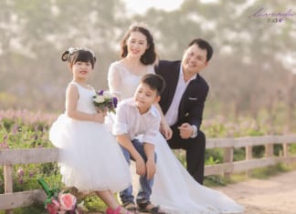 Chụp ảnh gia đình 4 người thì tạo dáng như thế nào cho đẹp chụp ảnh gia đình 4 người đẹp