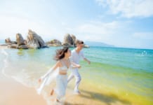 Mê mẩn với 7 ý tưởng chụp ảnh cưới ở biển cực hút mắt Chụp hình cưới đẹp ở biển