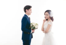 Note ngay 8 cách tạo dáng chụp ảnh cưới trong studio siêu đẹp cho các cặp đôi Cách taọ dáng chụp ảnh cưới trong studio