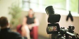 Một số thông tin về báo giá dịch vụ quay phim tìm studio quay phim giá rẻ