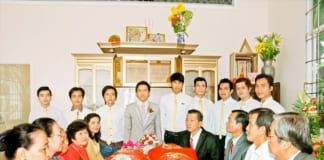 Sự thật sau những cảnh quay phim đám hỏi/đính hôn Sự thật sau những cảnh quay phim đám hỏi/đính hôn