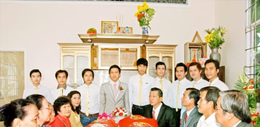 Sự thật sau những cảnh quay phim đám hỏi/đính hôn Sự thật sau những cảnh quay phim đám hỏi/đính hôn