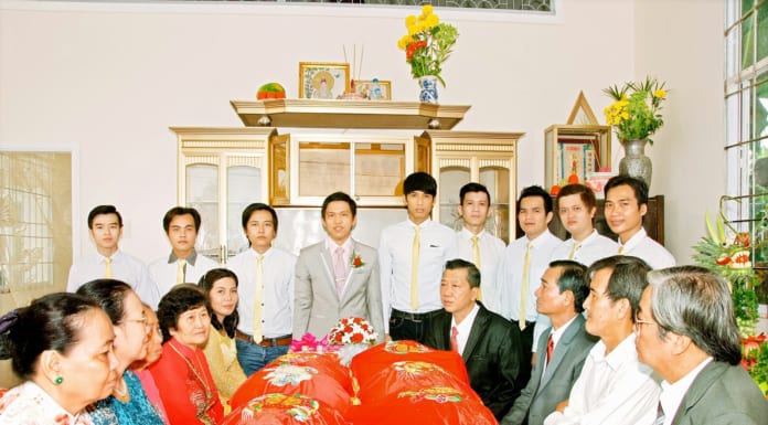 Sự thật sau những cảnh quay phim đám hỏi/đính hôn Sự thật sau những cảnh quay phim đám hỏi/đính hôn