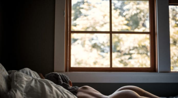 Chụp ảnh sexy indoor – Những lời khuyên vàng về ánh sáng tự nhiên Chụp ảnh sexy indoor - Những lời khuyên vàng về ánh sáng tự nhiên