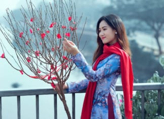 Các cách tạo dáng chụp áo dài Tết ấn tượng và sáng tạo nhất Các cách tạo dáng chụp áo dài Tết ấn tượng và sáng tạo nhất