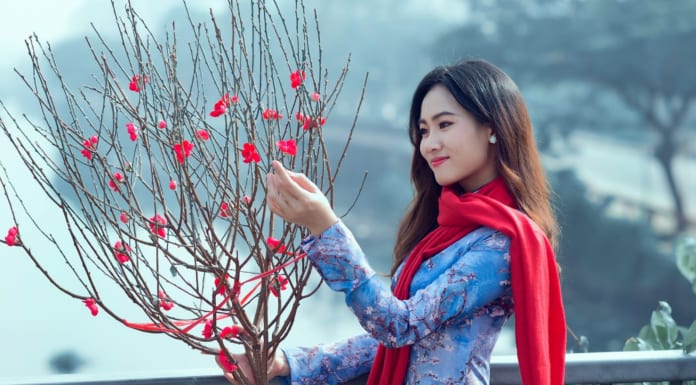 Các cách tạo dáng chụp áo dài Tết ấn tượng và sáng tạo nhất Các cách tạo dáng chụp áo dài Tết ấn tượng và sáng tạo nhất