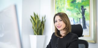 Bí quyết chụp ảnh làm profile chuyên nghiệp nhất Chụp hình profile cá nhân tại văn phòng giá bao nhiêu