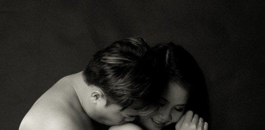 Ý tưởng chụp ảnh bầu cho mẹ bầu thật đẹp Chụp ảnh bầu giúp gia tăng thêm tình cảm 2 vợ chồng