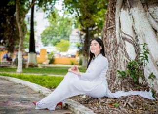 Gợi ý tạo dáng chụp hình áo dài cho phái đẹp tạo dáng chụp hình áo dài đẹp không thể bỏ qua