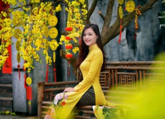 Mách bạn cách tạo dáng với áo dài Tết tuyệt đẹp