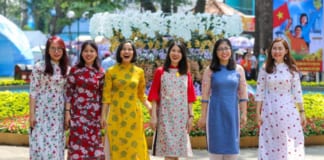 Dịch vụ chụp ảnh Tết 2021 giá rẻ tại Hồ Chí Minh chụp hình Tết ở công viên Tao Đàn