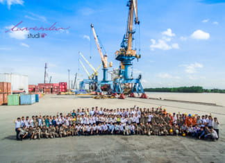 Chụp hình tập thể công ty chuyên nghiệp quảng cáo chụp hình tập thể doanh nghiệp