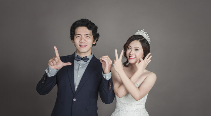 Chụp hình cưới phông trơn có đẹp không? Cần lưu ý điều gì? Chụp hình cưới phông trơn