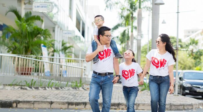 Tìm hiểu giá chụp ảnh gia đình năm 2024 tại Hà Nội hiện nay