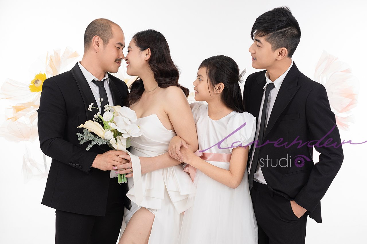Chụp ảnh kỷ niệm cưới cùng gia đình ở Hà Nội giá bao nhiêu