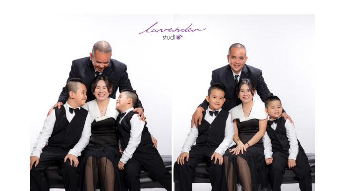 Bí quyết tạo dáng chụp hình gia đình trông tự nhiên Tư thế tạo dáng chụp hình gia đình ôm vào giữa