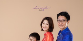 Cách tạo dáng chụp hình gia đình 4 người ấn tượng