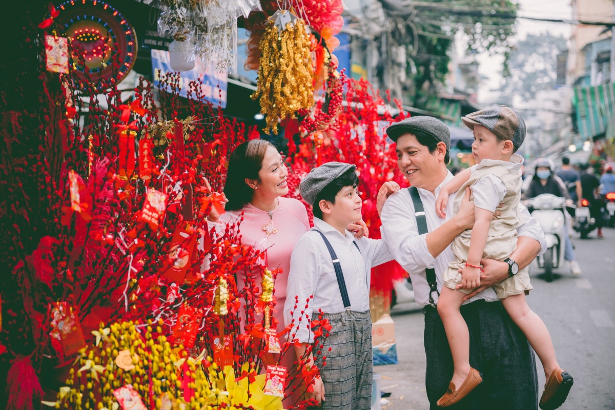 Bộ ảnh tuyệt đẹp cho cả gia đình trong dịp Tết tại địa điểm nổi tiếng Huế