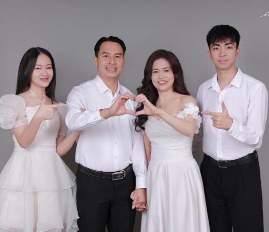 Chụp ảnh Tết gia đình trong studio liệu có được ảnh đẹp không?