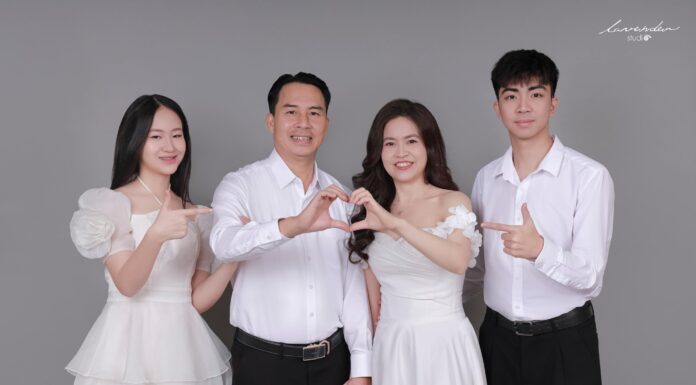 Chụp ảnh Tết gia đình trong studio liệu có được ảnh đẹp không?