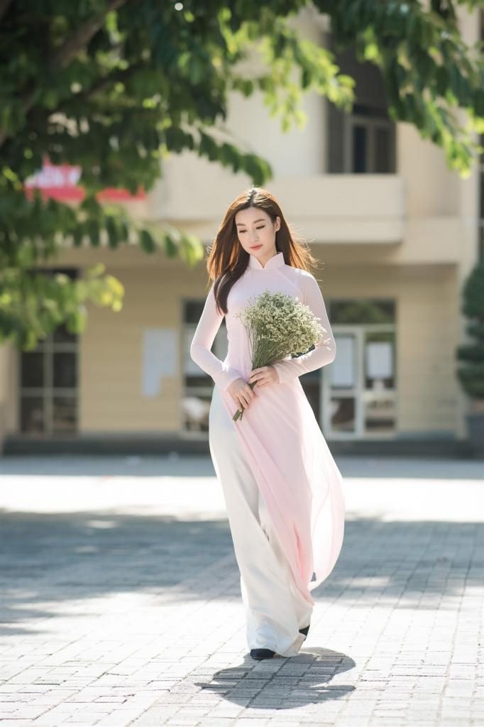 Tìm kiếm bó hoa phù hợp cho việc chụp hình áo dài