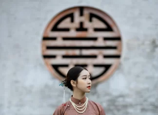 Phụ kiện chụp hình áo dài: Tôn vinh vẻ đẹp truyền thống Phụ kiện chụp hình áo dài: Tôn vinh vẻ đẹp truyền thống