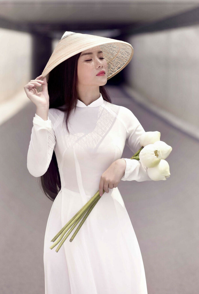 Chụp hình áo dài với nón lá: Gợi ý chi tiết để có những bức ảnh đẹp