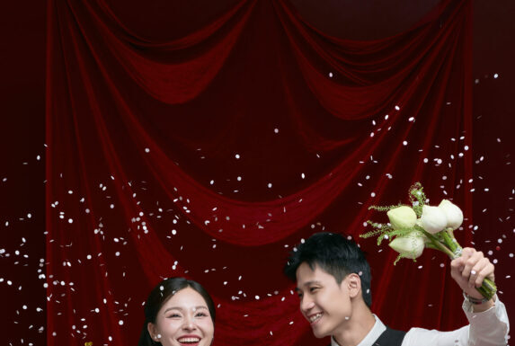 Chụp hình cưới với áo dài: Lựa chọn hoàn hảo cho ngày trọng đại Chụp hình cưới với áo dài: Lựa chọn hoàn hảo cho ngày trọng đại