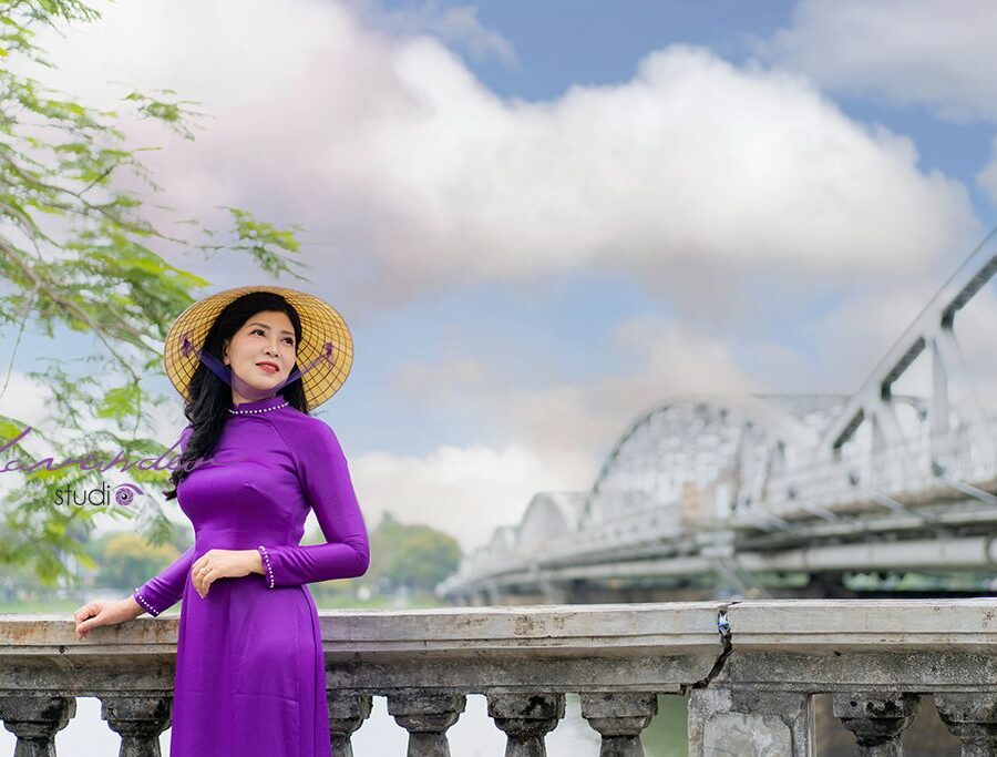 Chụp hình áo dài với nón lá: Gợi ý chi tiết để có những bức ảnh đẹp
