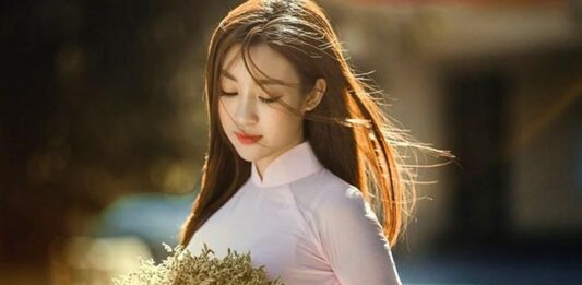 Ảnh chân dung áo dài đẹp: Xu hướng và nét đặc sắc năm 2025 Ảnh chân dung áo dài đẹp: Xu hướng và nét đặc sắc năm 2025