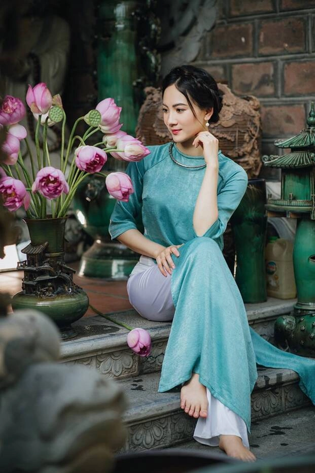 Phụ kiện chụp hình áo dài: Tôn vinh vẻ đẹp truyền thống