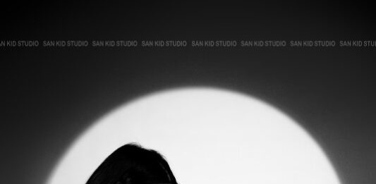 Tạo dáng chụp ảnh bầu nghệ thuật giúp mẹ bầu khoe dáng Tạo dáng chụp ảnh bầu nghệ thuật giúp mẹ bầu khoe dáng