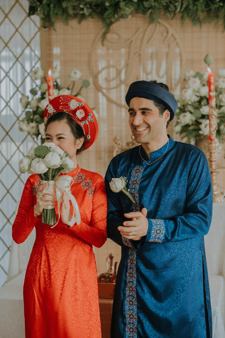 Chụp hình cưới với áo dài đỏ: Gợi ý hoàn hảo cho một ngày trọng đại
