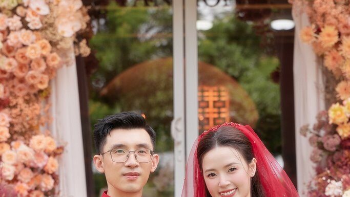 Chụp hình cưới với áo dài đỏ: Gợi ý hoàn hảo cho một ngày trọng đại