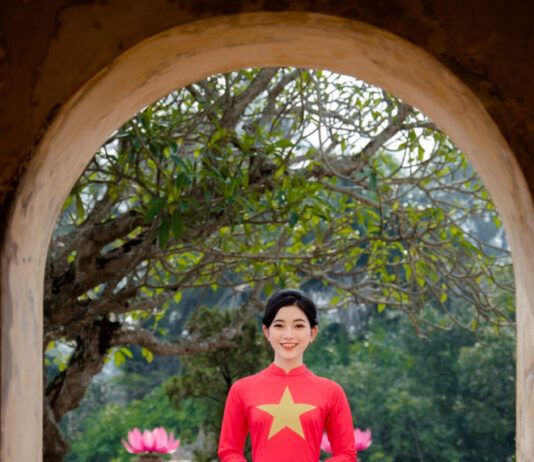 Tìm kiếm studio chụp ảnh áo dài 2/9 tại Huế dịp quốc khánh kỷ niệm 80 năm