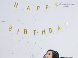 Cách tạo dáng khi chụp ảnh sinh nhật giúp bạn tự tin thể hiện bản thân