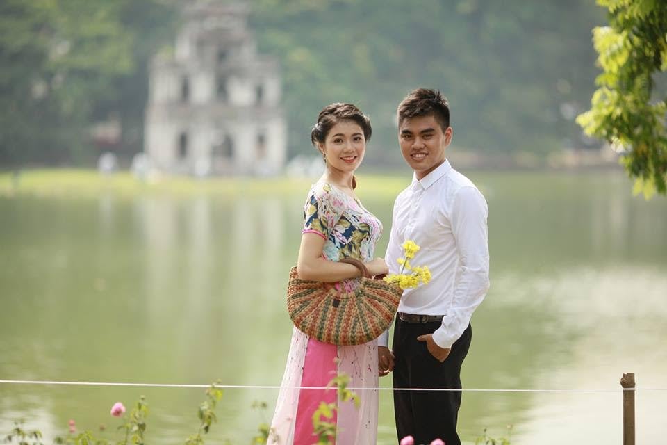 Chụp ảnh cưới tại hồ Gươm Hà Nội có điểm gì thú vị? Cập nhật 10/2025