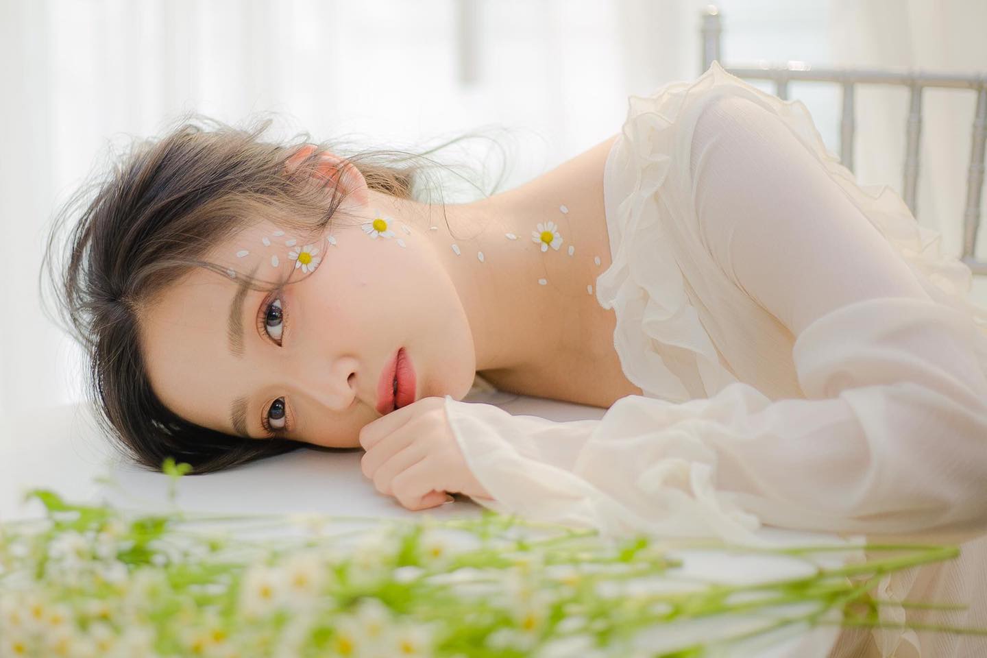 Có nên chọn dịch vụ ghép ảnh chân dung tại Huế của Lavender Studio hay không?