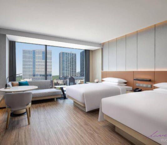 Hướng dẫn chi tiết về cách chọn thiết bị chụp ảnh khách sạn cho photographer chuyên nghiệp