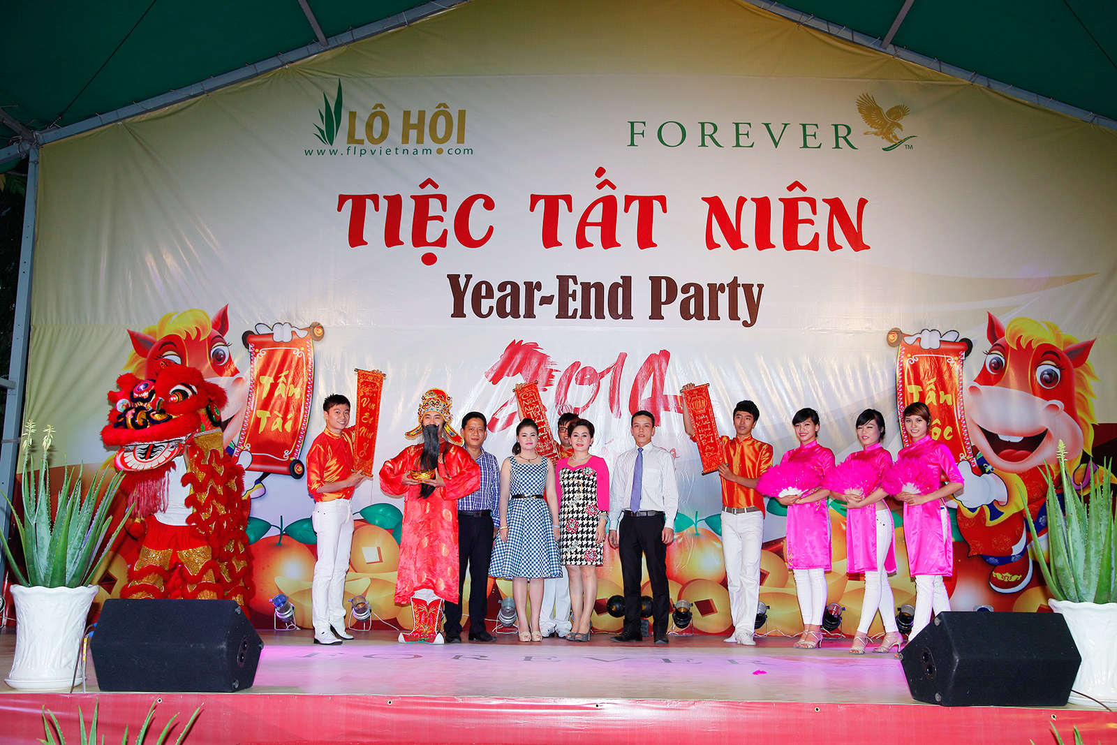 Sài Gòn cuối năm nhộn nhịp dịch vụ chụp ảnh Year End Party Sài Gòn cuối năm nhộn nhịp dịch vụ chụp ảnh Year End Party