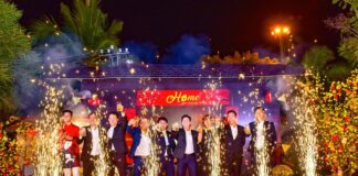 Sài Gòn cuối năm nhộn nhịp dịch vụ chụp ảnh Year End Party