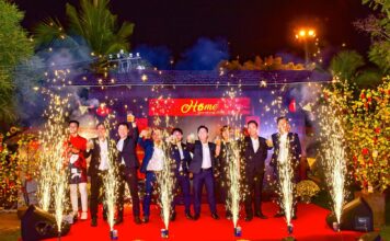 Sài Gòn cuối năm nhộn nhịp dịch vụ chụp ảnh Year End Party