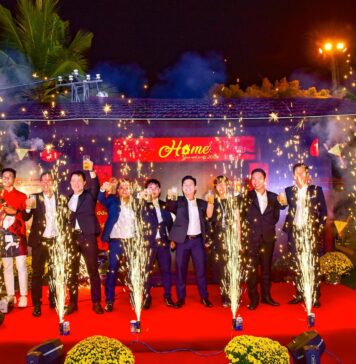 Sài Gòn cuối năm nhộn nhịp dịch vụ chụp ảnh Year End Party