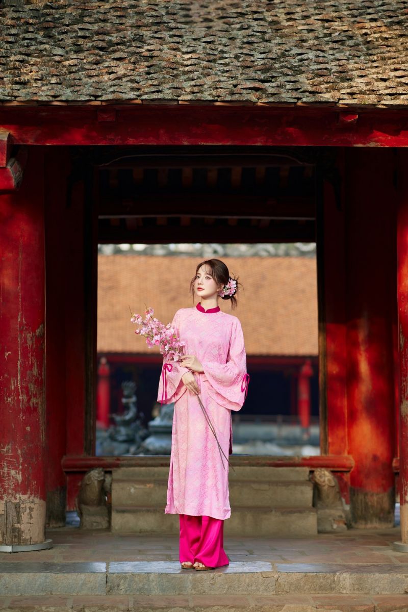 Chụp ảnh chân dung áo dài Tết Bính Ngọ phong cách truyền thống