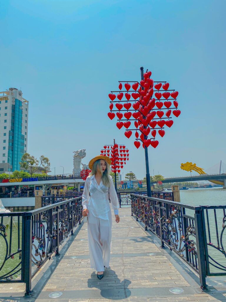 Những địa điểm check-in giáng sinh lung linh ở Đà Nẵng không thể bỏ lỡ Những địa điểm check-in giáng sinh lung linh ở Đà Nẵng không thể bỏ lỡ