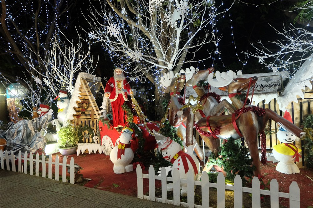 Những địa điểm check-in giáng sinh lung linh ở Đà Nẵng không thể bỏ lỡ Những địa điểm check-in giáng sinh lung linh ở Đà Nẵng không thể bỏ lỡ