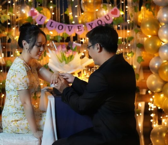 Gợi ý địa điểm chụp ảnh cầu hôn ở Đà Nẵng view biển – núi – thành phố